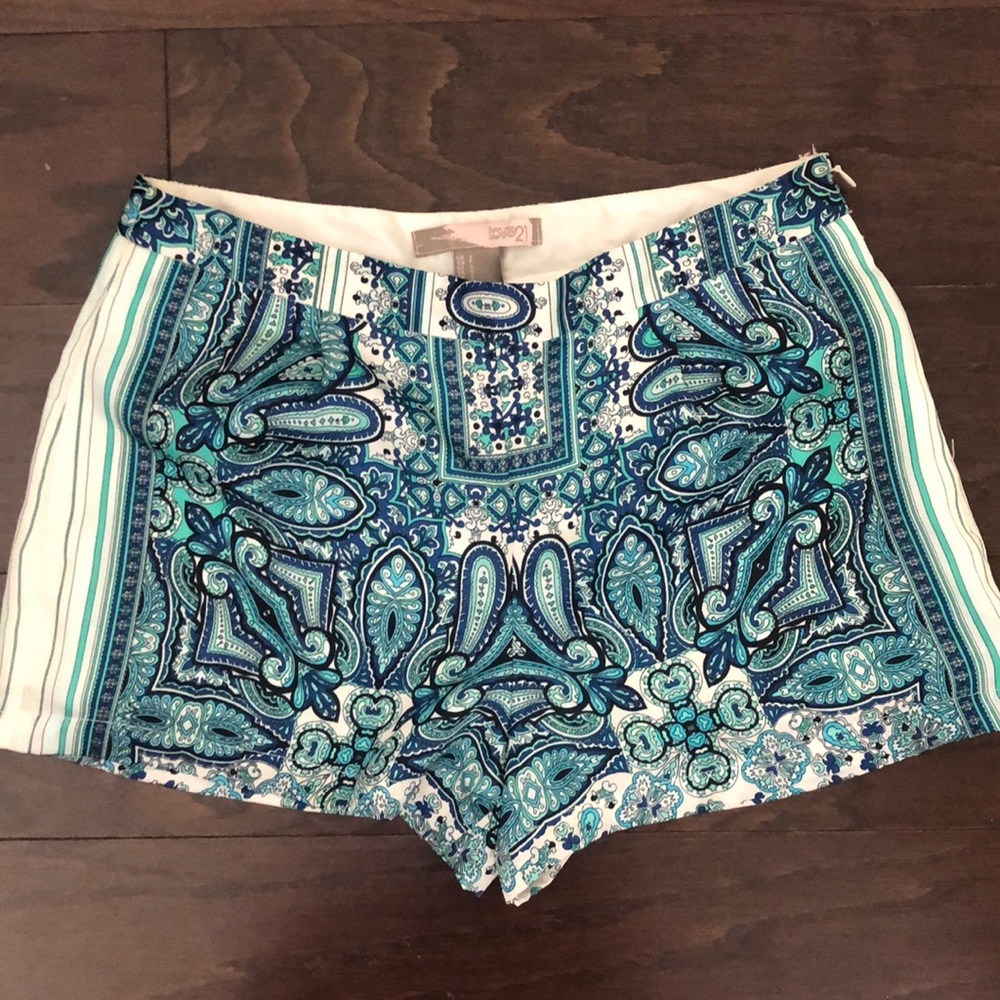 Love 21 by Forever 21 scarf print shorts